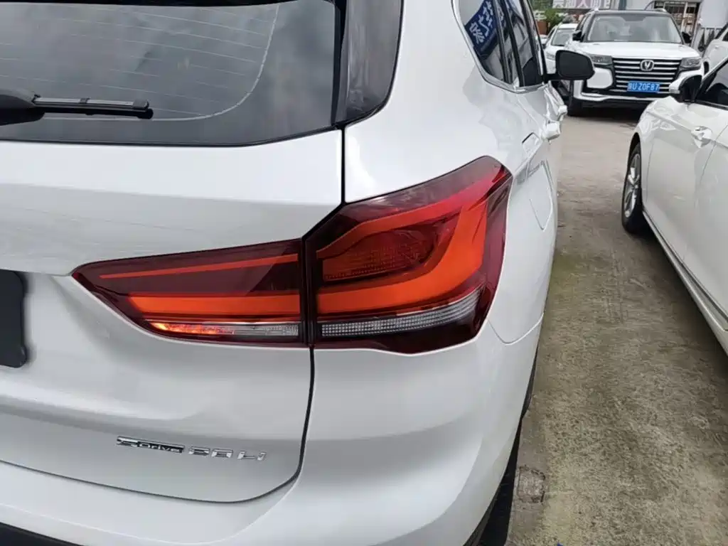BMW X1 2022 — фото 8