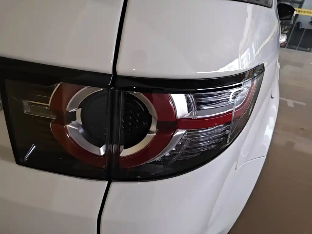 Land Rover Discovery Sport 2018 — фото 8