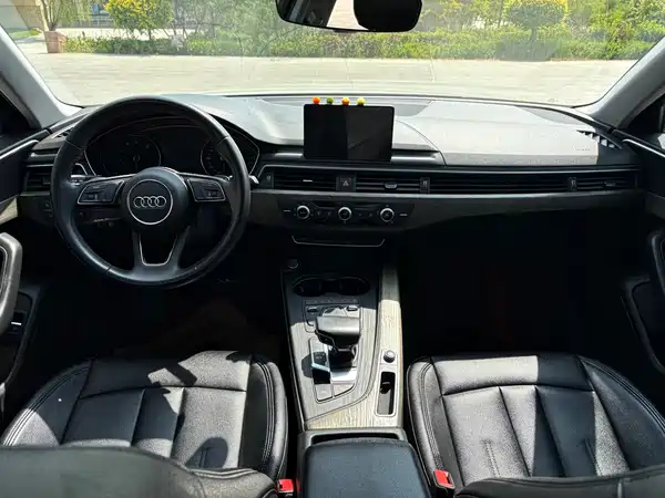 Audi A4L 2019
