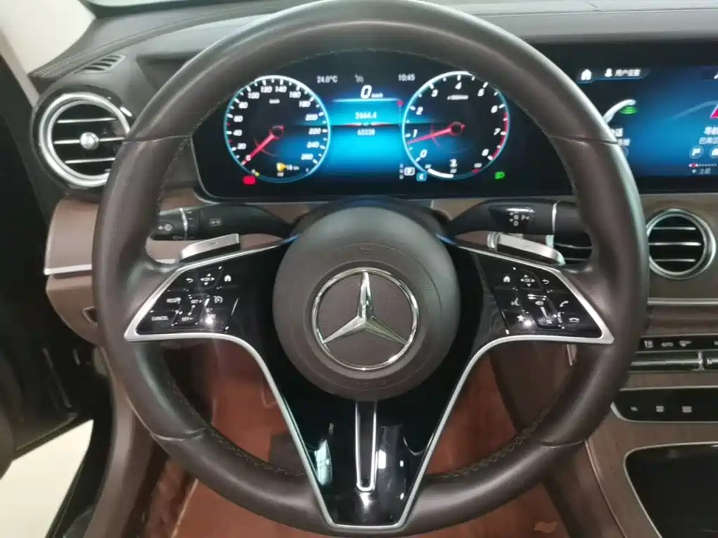 Mercedes-Benz E-Class 2022 — фото 11