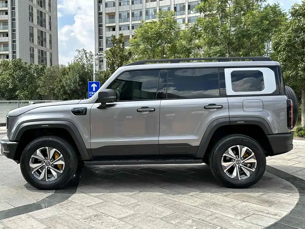 BAIC BJ40 2024 — фото 15