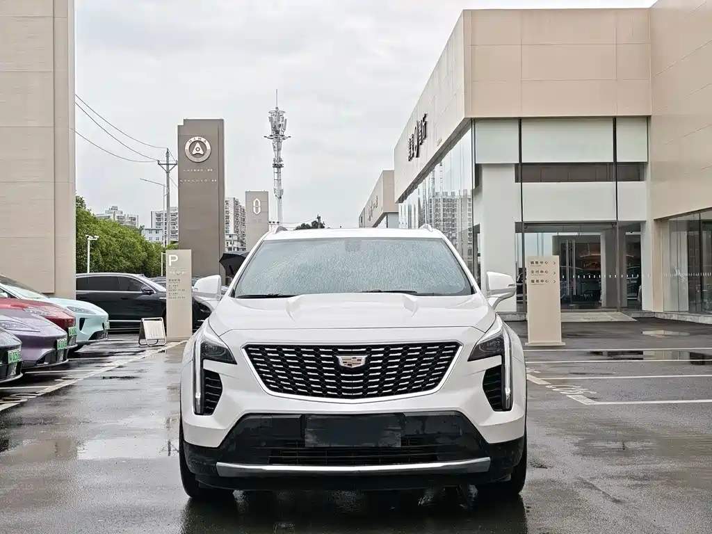 Cadillac XT4 2021 — фото 2