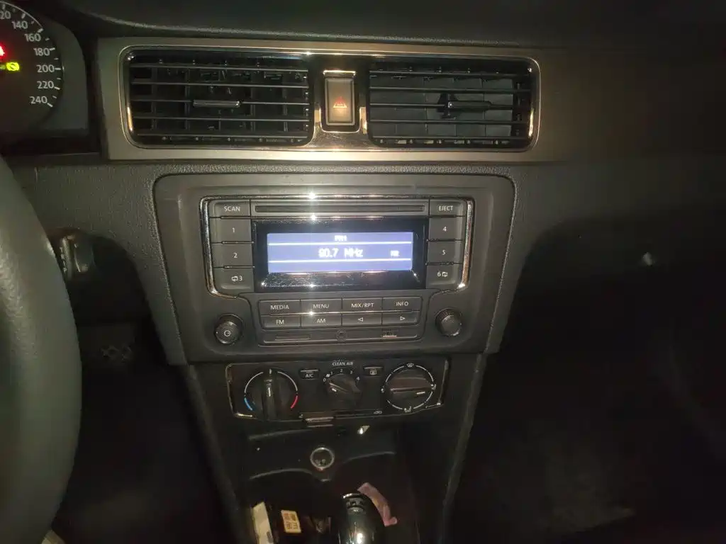 Volkswagen Santana 2016