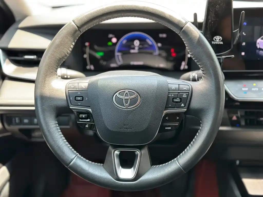 Toyota Camry 2025 — фото 6