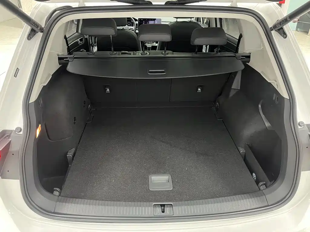Volkswagen Tiguan L PHEV 2022 — фото 13