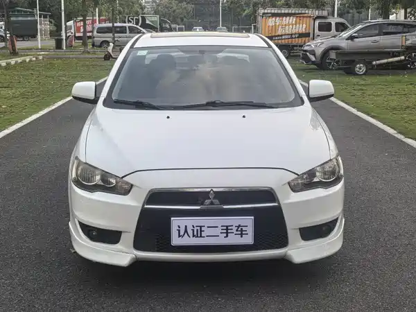 Mitsubishi Lancer EX 2012