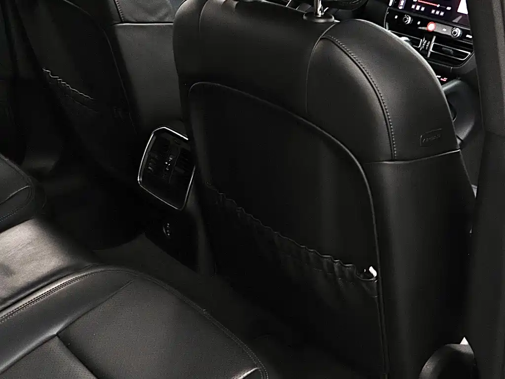 Porsche Macan 2022 — фото 17