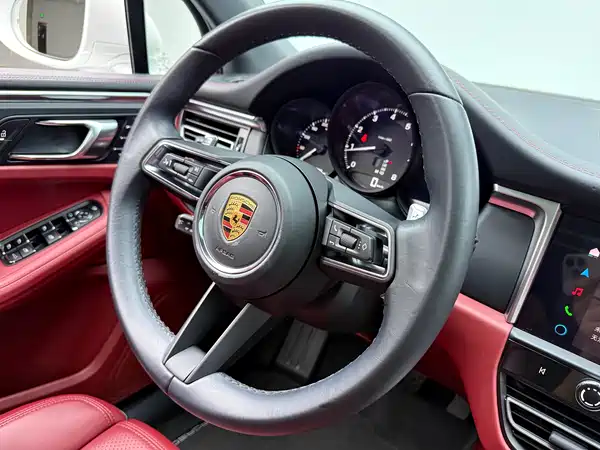 Porsche Macan 2024