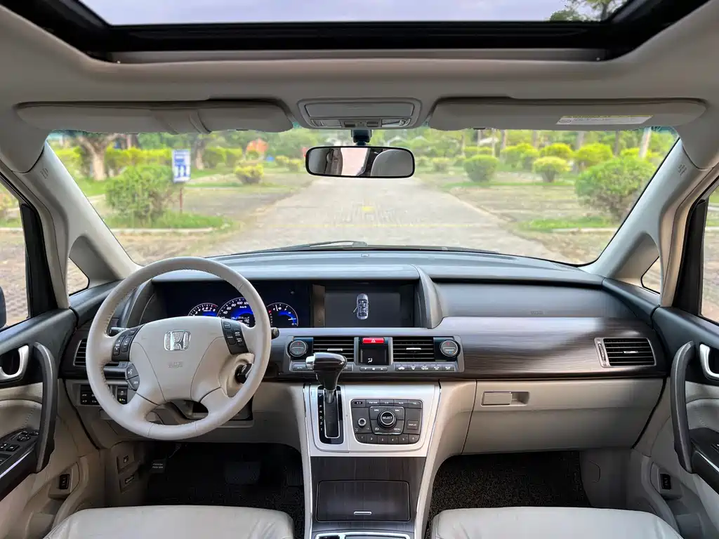 Honda Elysion 2015 — фото 10