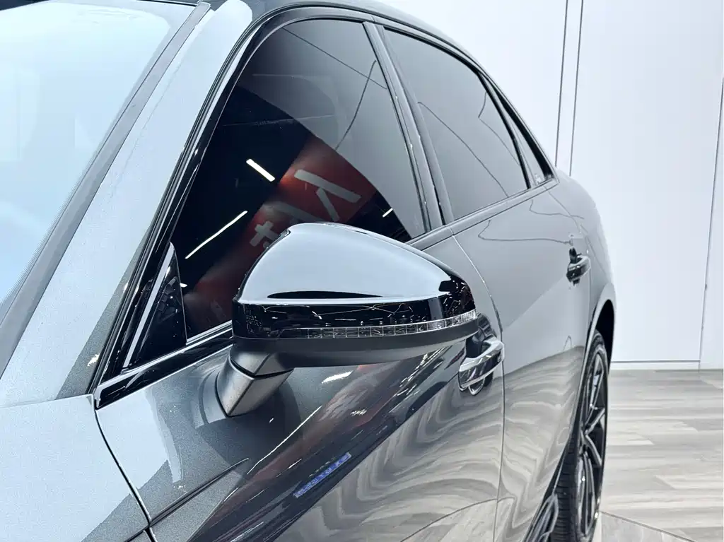 Audi A4L 2023 — фото 25