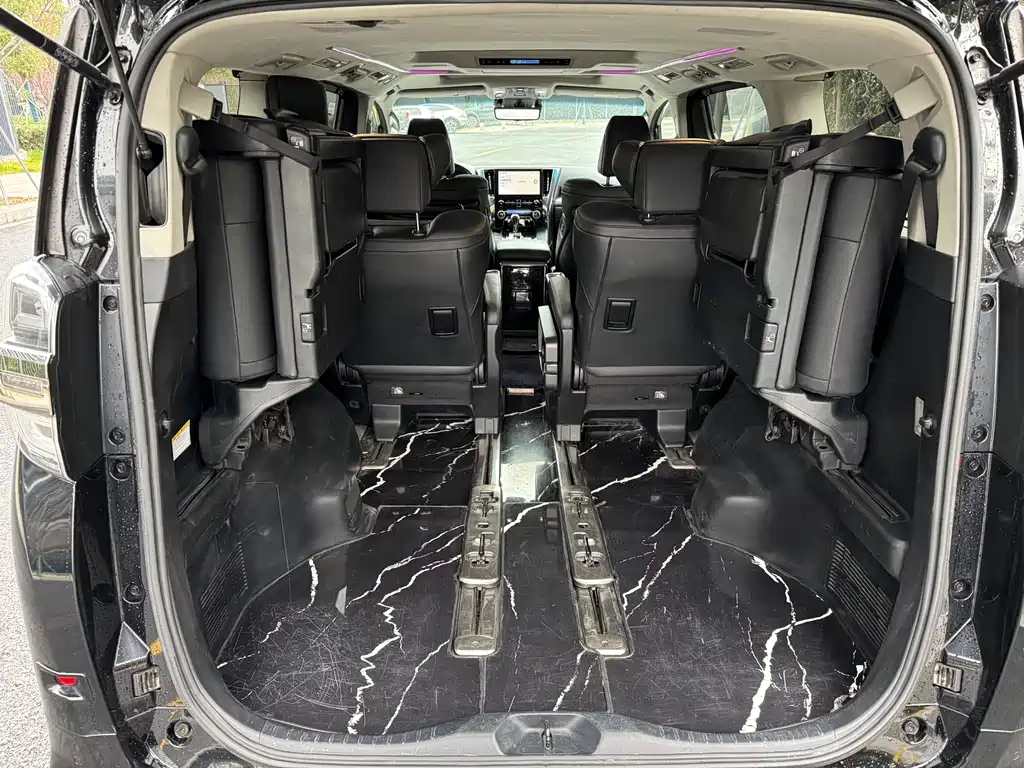 Toyota Vellfire 2021 — фото 13