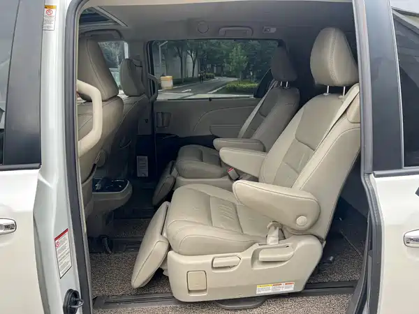 Toyota Sienna 2019