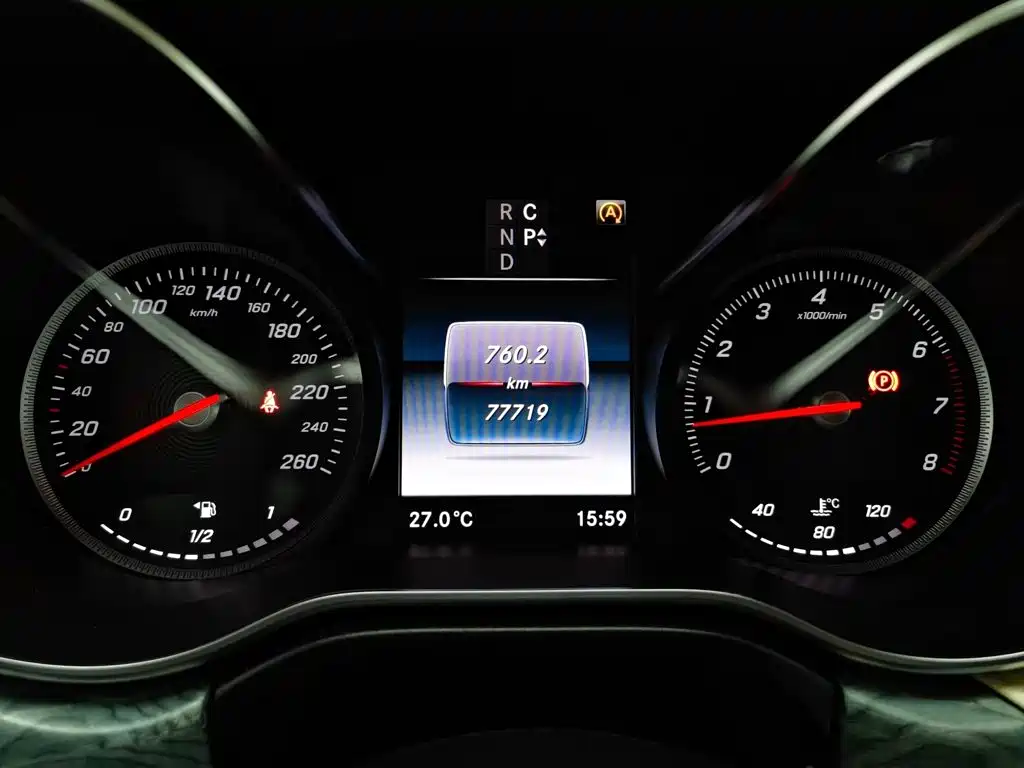 Mercedes-Benz V-Class 2020 — фото 10