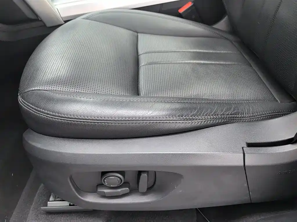 Land Rover Discovery Sport 2018 — фото 20