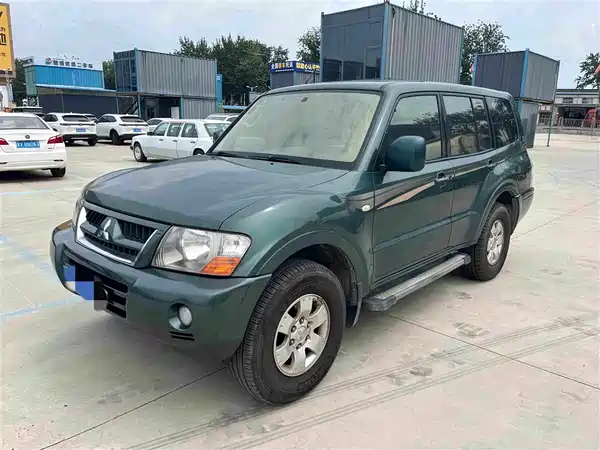 Mitsubishi Pajero 2011