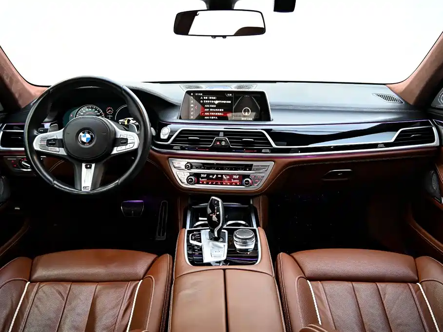 BMW 7 Series 2019 — фото 17