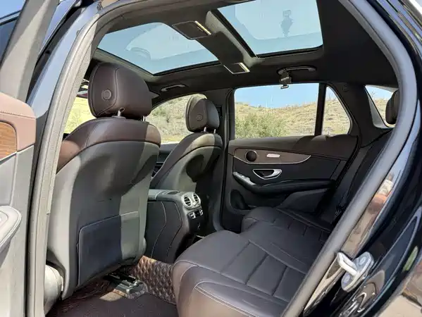Mercedes-Benz GLC 2023