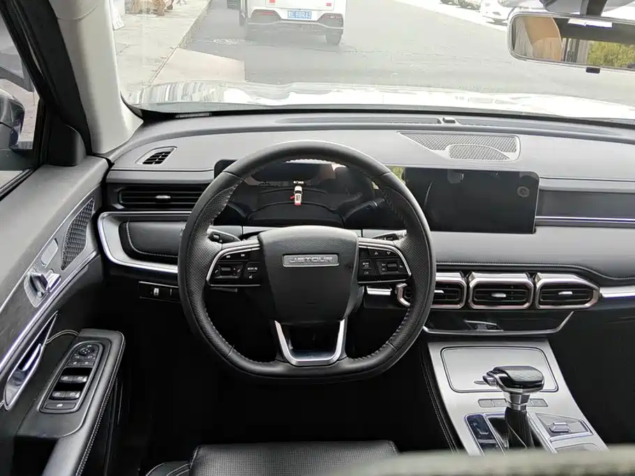 Jetour X70 PLUS 2021 — фото 15