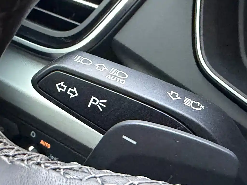 Audi Q5L 2023 — фото 13