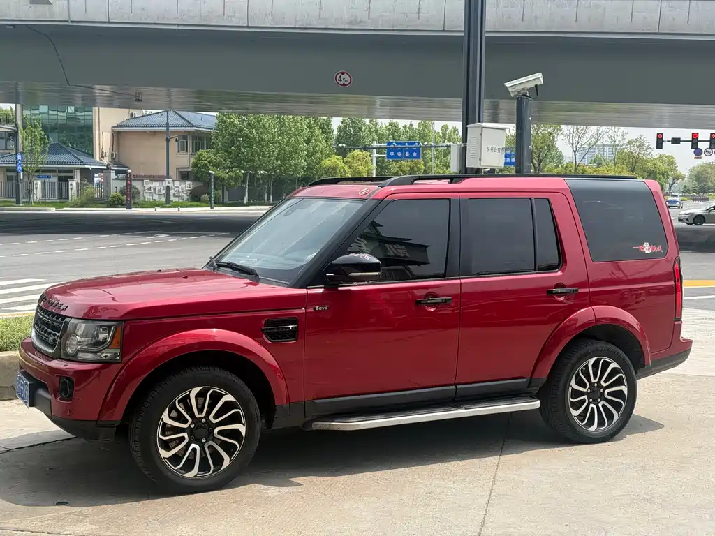 Land Rover Discovery 2015 — фото 9
