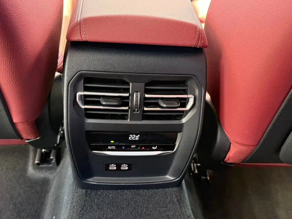 BMW 3 Series 2022 — фото 19
