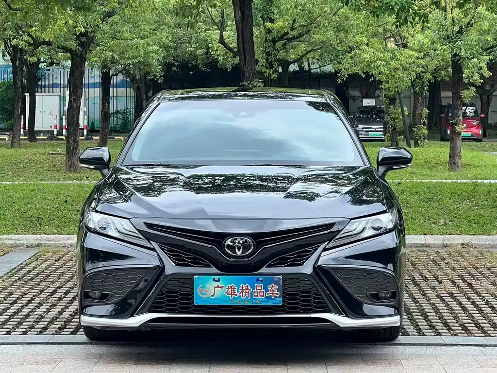 Toyota Camry 2023 — фото 5