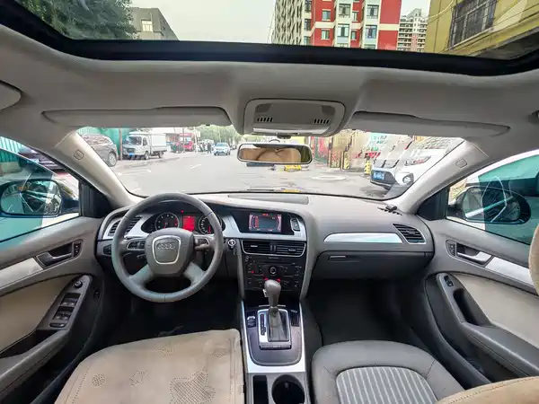 Audi A4L 2012