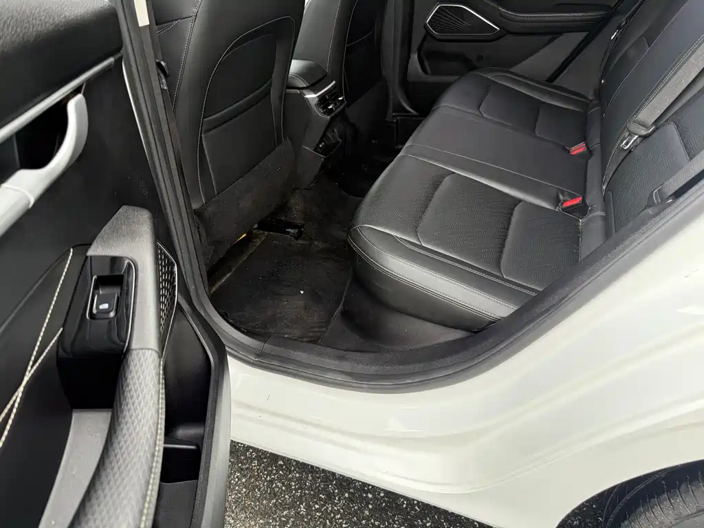 Geely Emgrand 2023