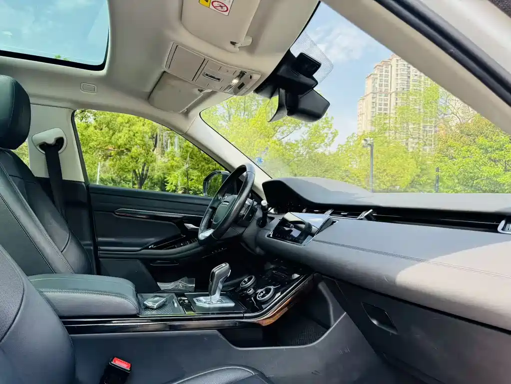 Land Rover Evoque 2020 — фото 11