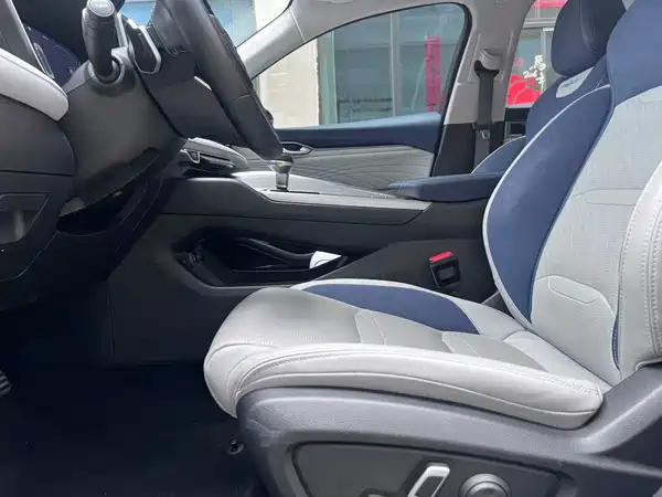 Geely Xingrui 2022