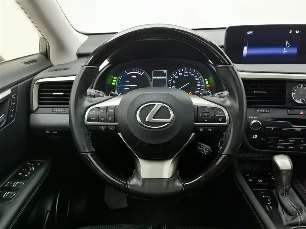 Lexus RX 2018 — фото 11