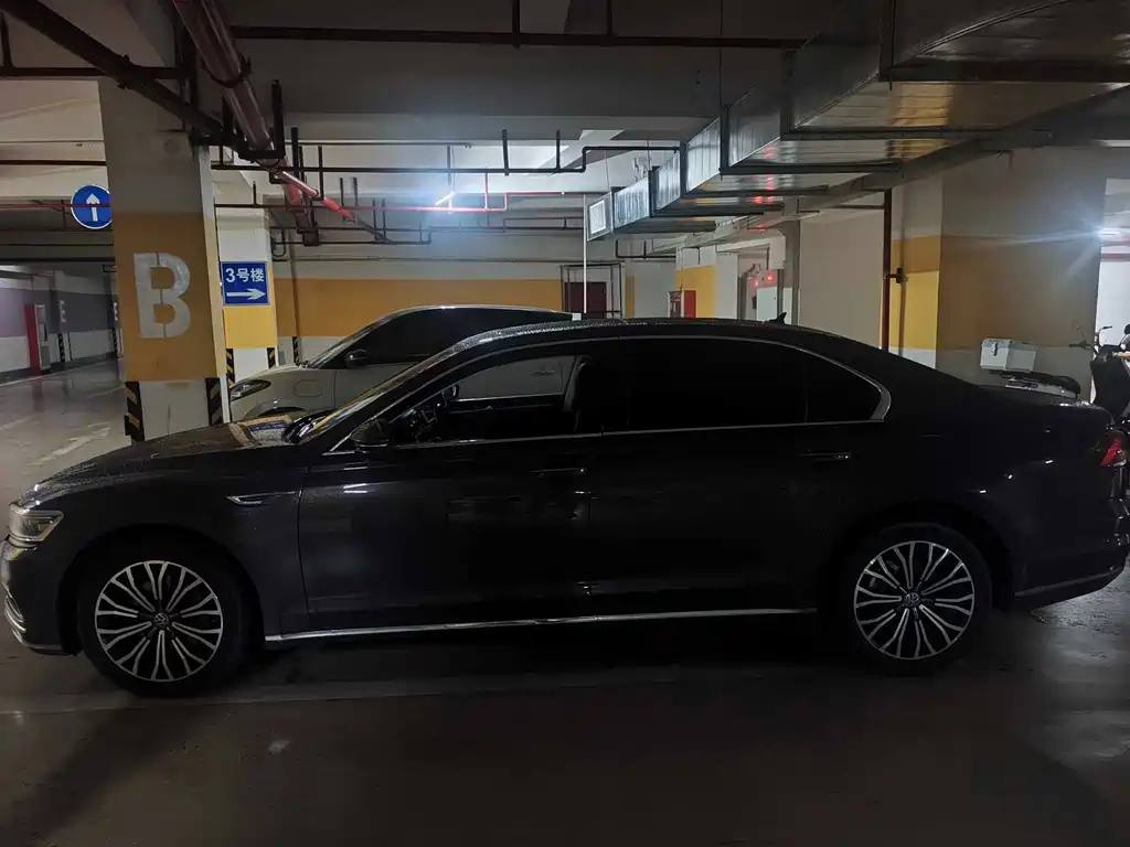 Volkswagen Phideon 2018 — фото 5