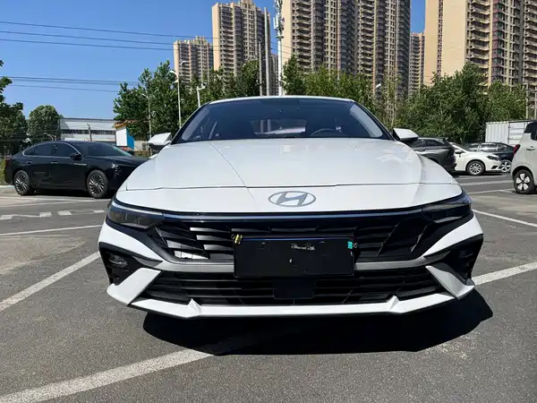 Hyundai Elantra 2024