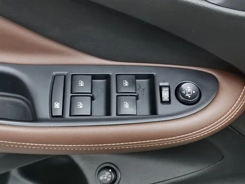 Buick Envision Plus 2019 — фото 9