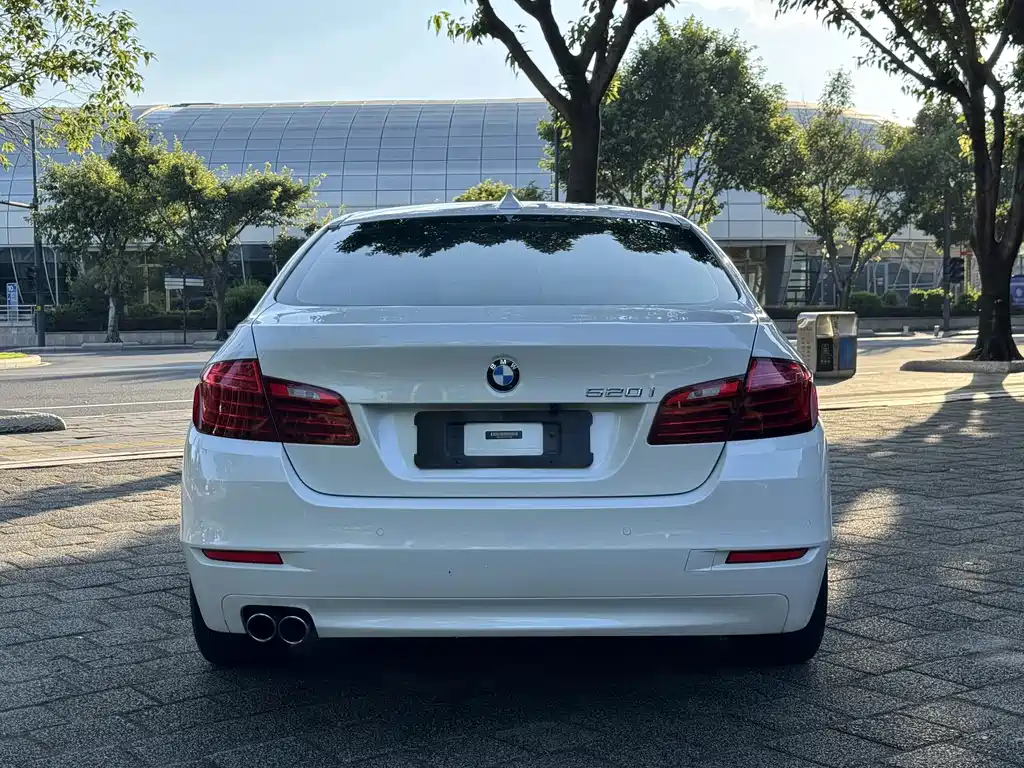 BMW 5 Series 2015 — фото 8