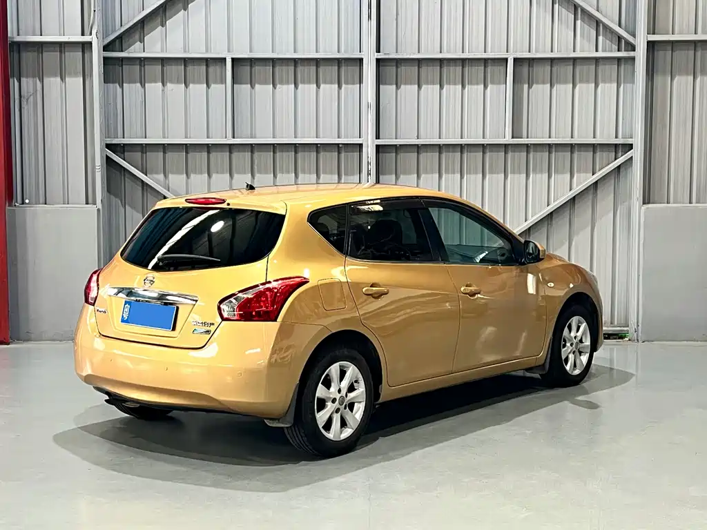 Nissan Tiida 2012