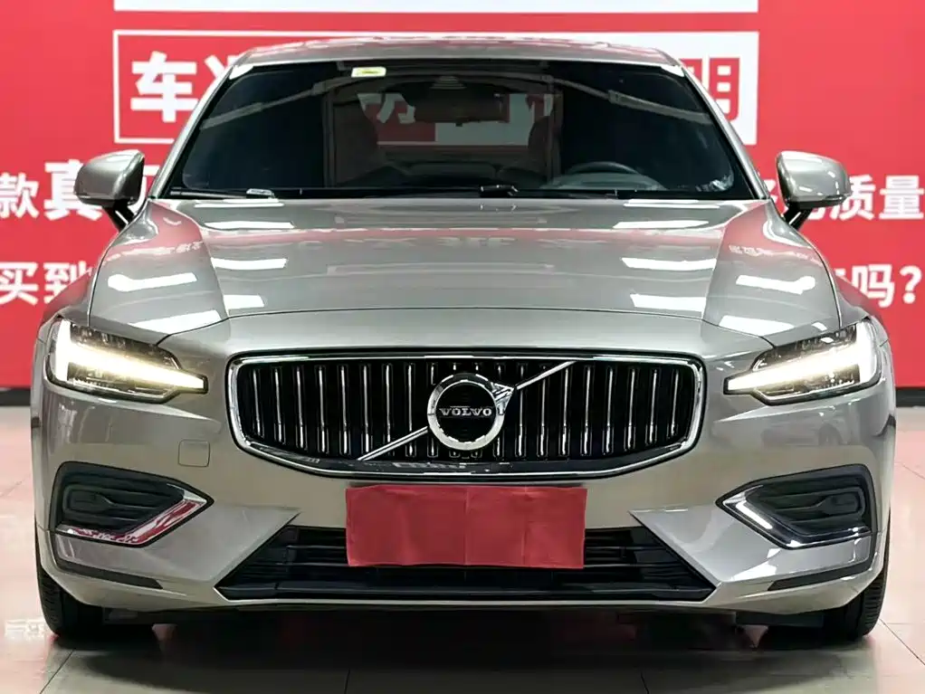 Volvo S60 2021 — фото 2