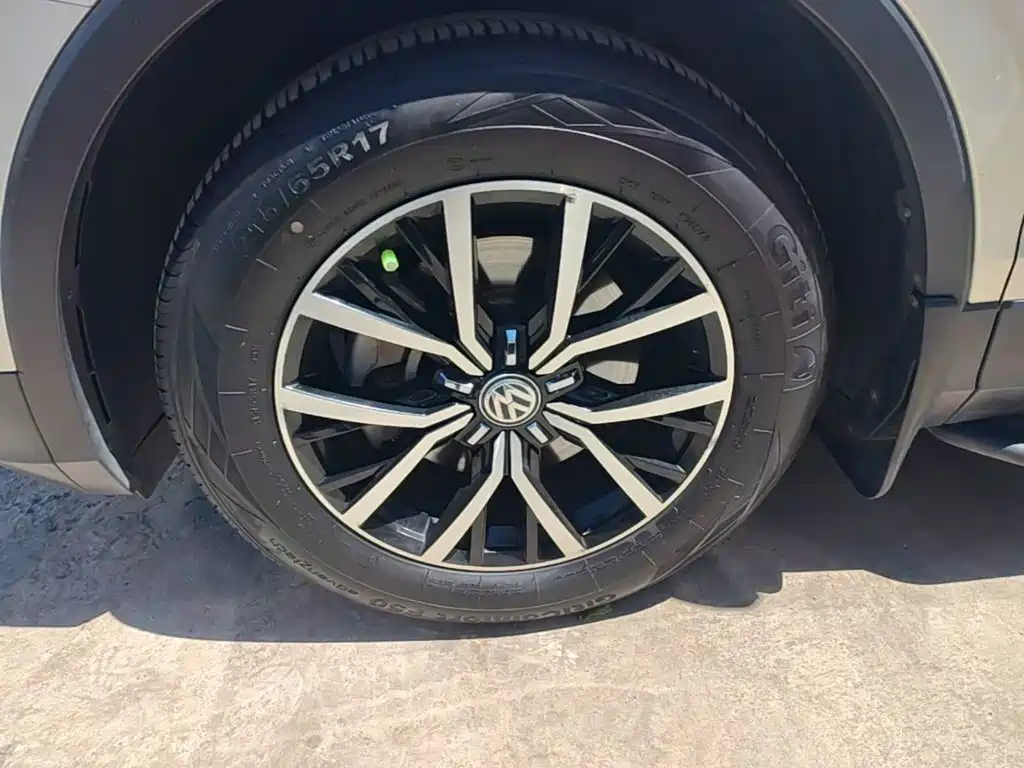 Volkswagen Tiguan L 2018 — фото 23