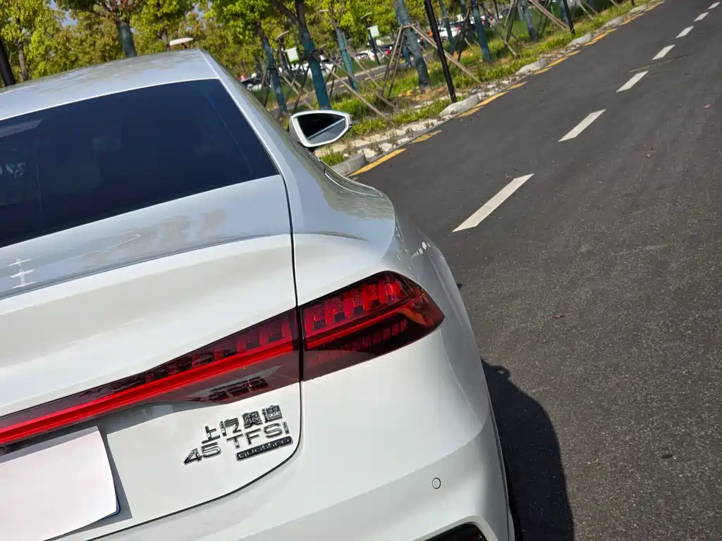 Audi A7L 2024 — фото 22
