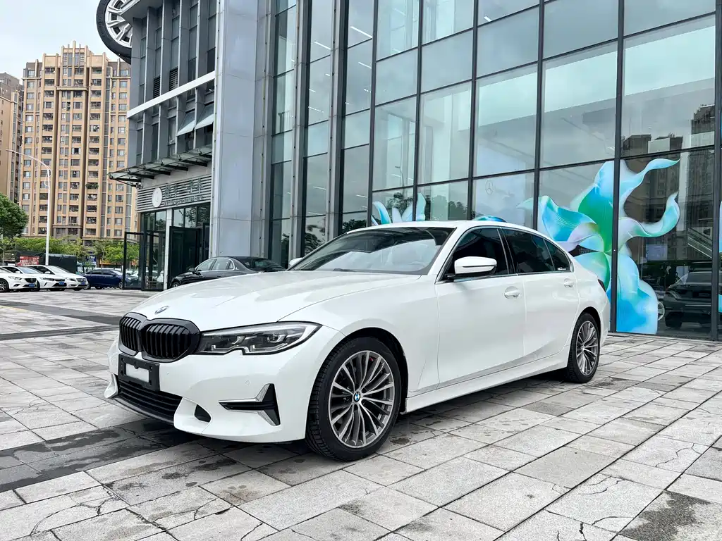 BMW 3 Series 2019 — фото 1