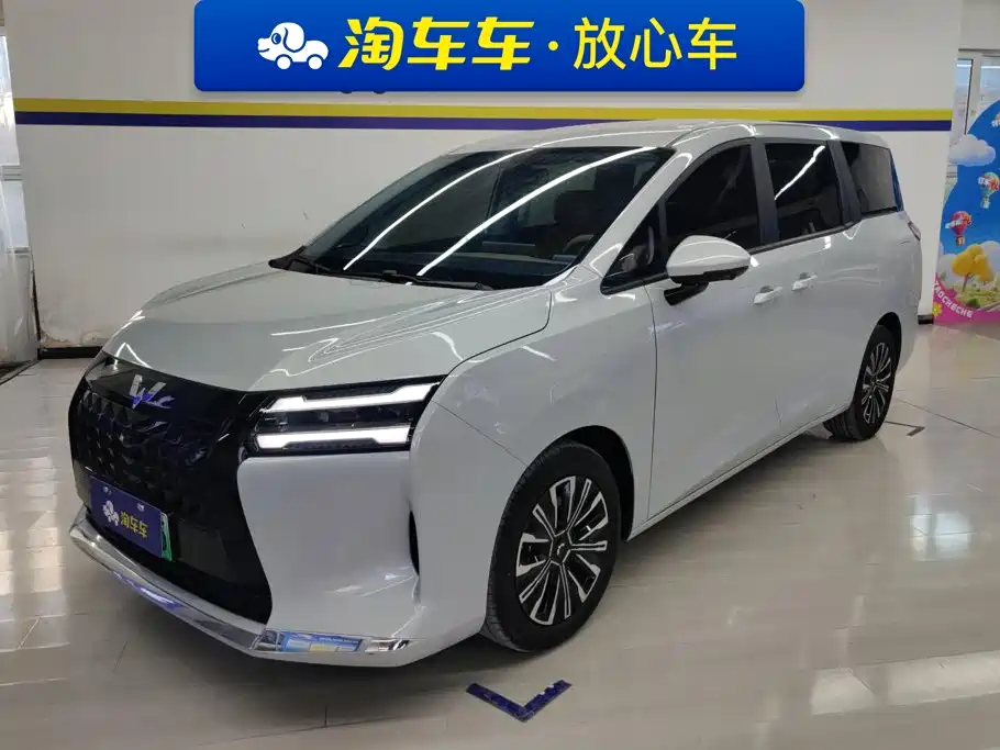 Wuling Starlight 730 New Energy 2025