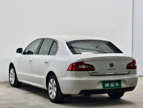 Skoda Superb 2011