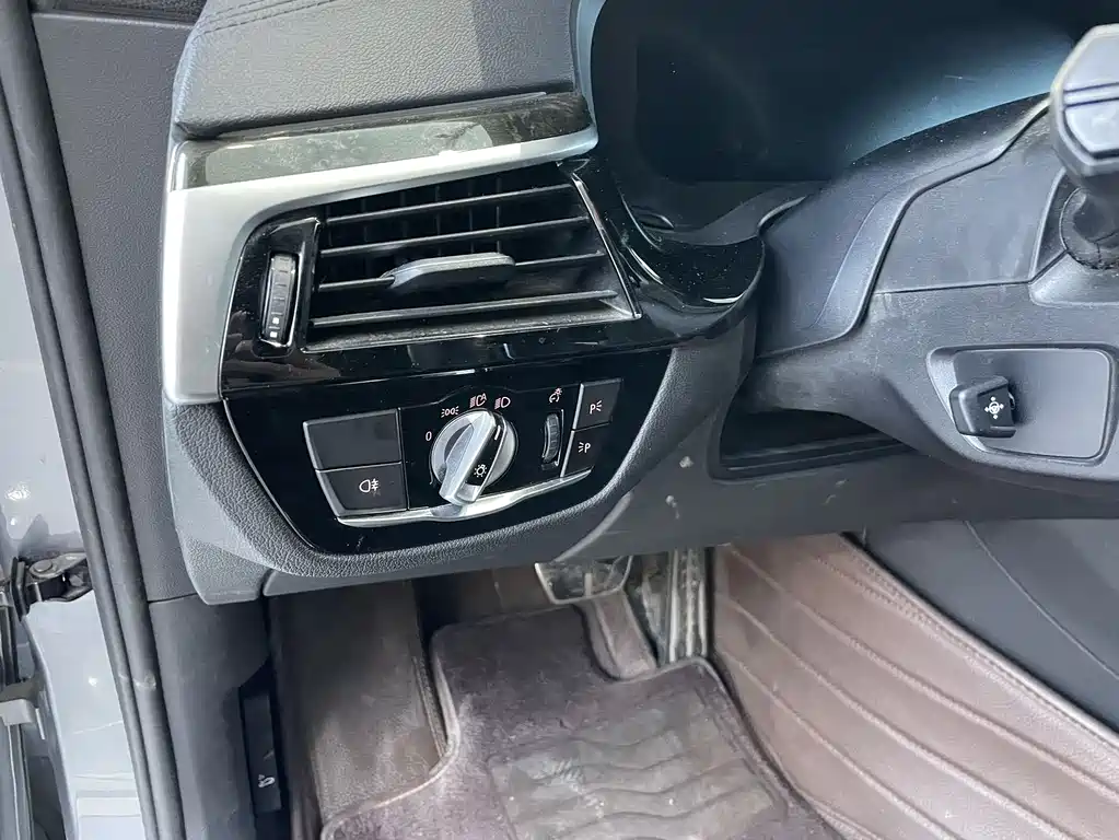 BMW 6 Series GT 2019 — фото 10