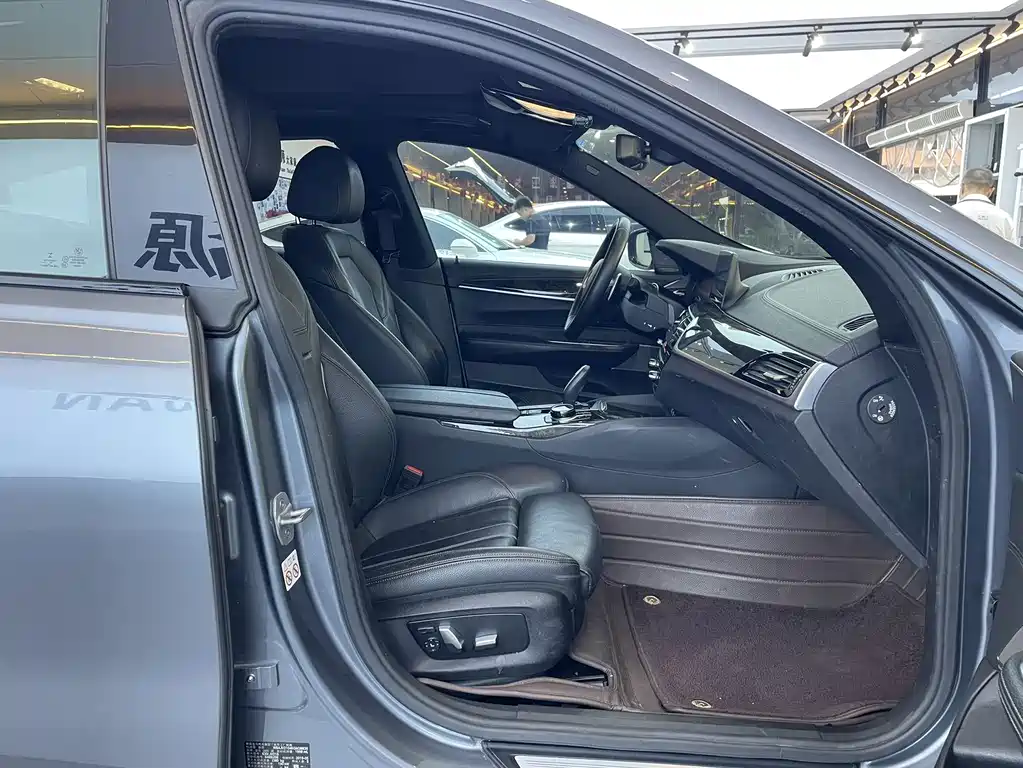 BMW 6 Series GT 2019 — фото 18