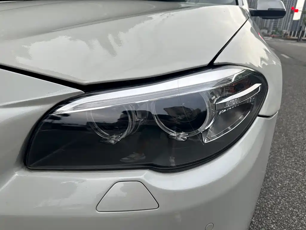 BMW 5 Series 2015 — фото 9