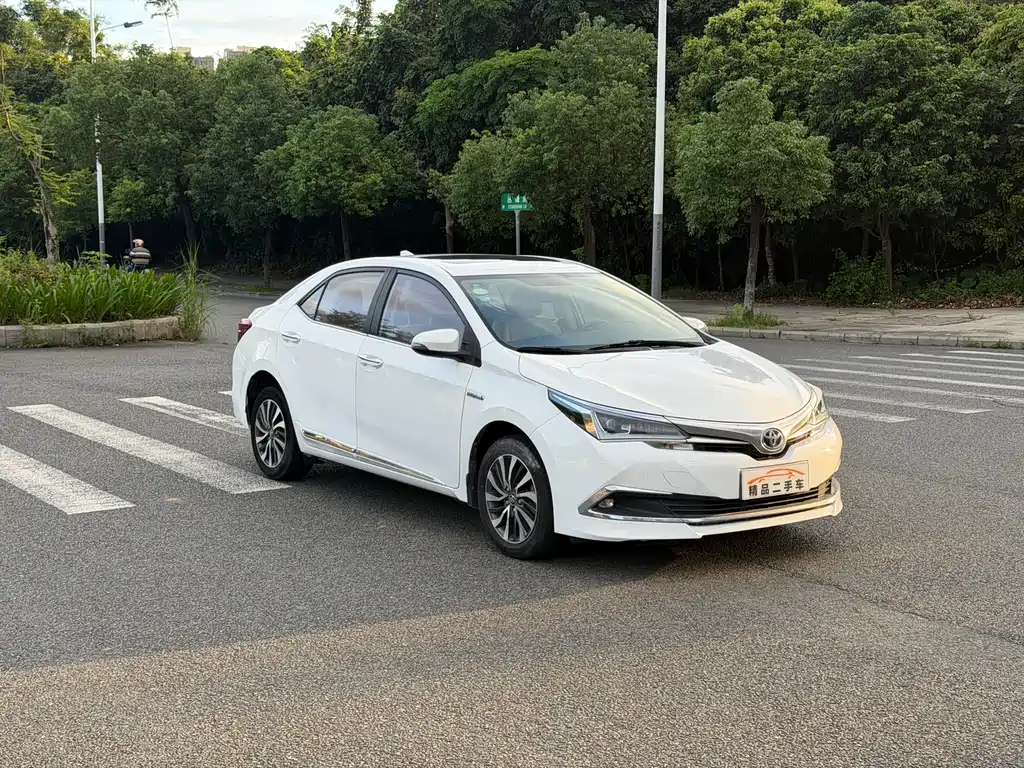 Toyota Corolla 2018 — фото 3