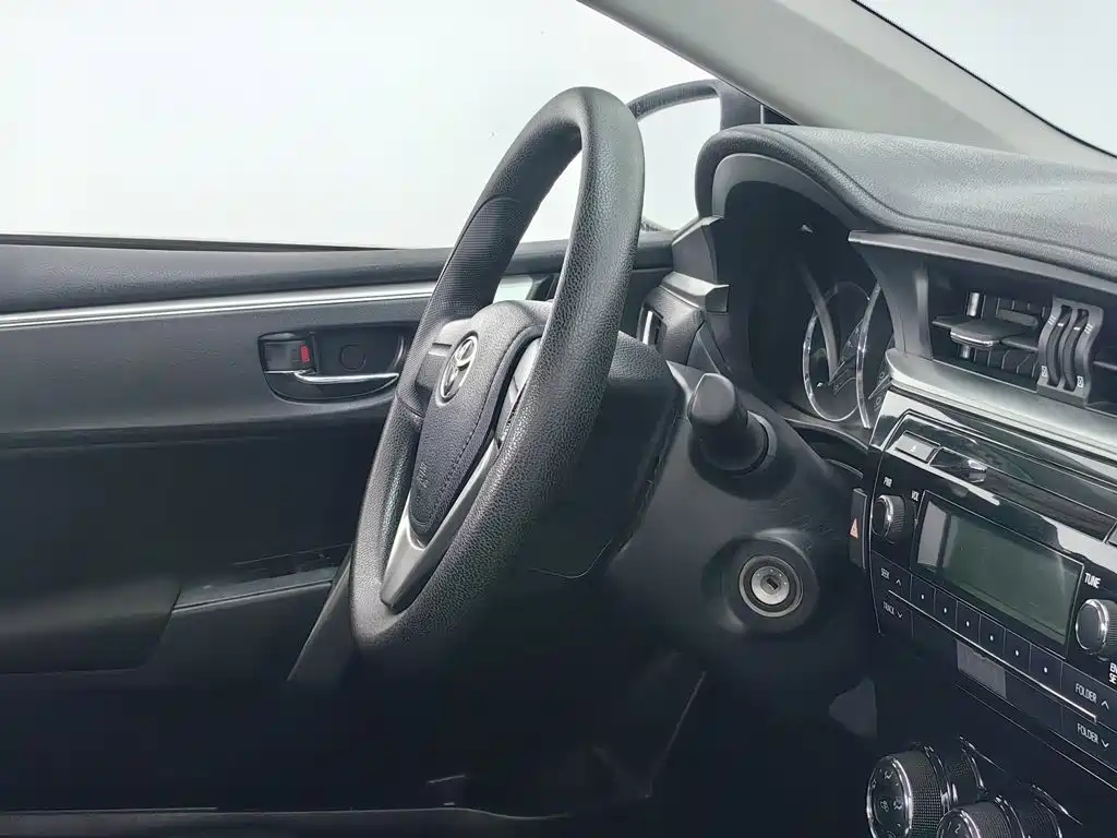 Toyota Corolla 2015 — фото 22