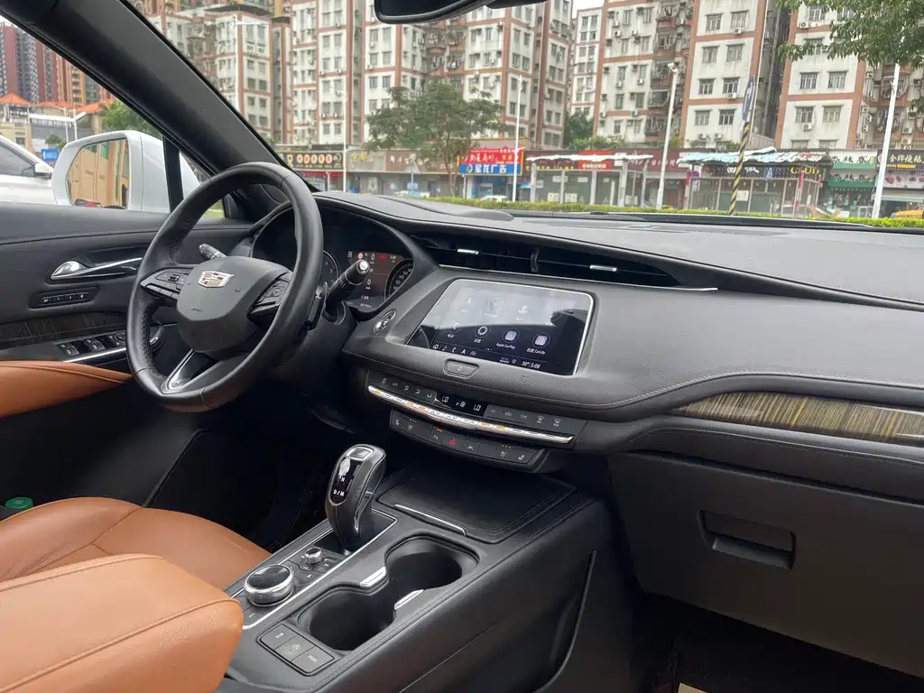 Cadillac XT4 2019 — фото 14