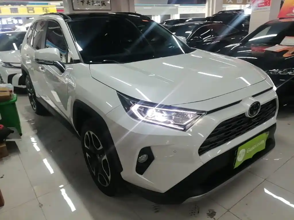 Toyota RAV4 2021 — фото 4
