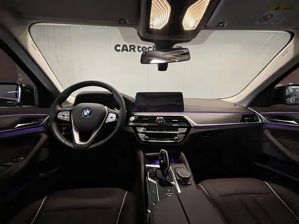BMW 5 Series 2020 — фото 12